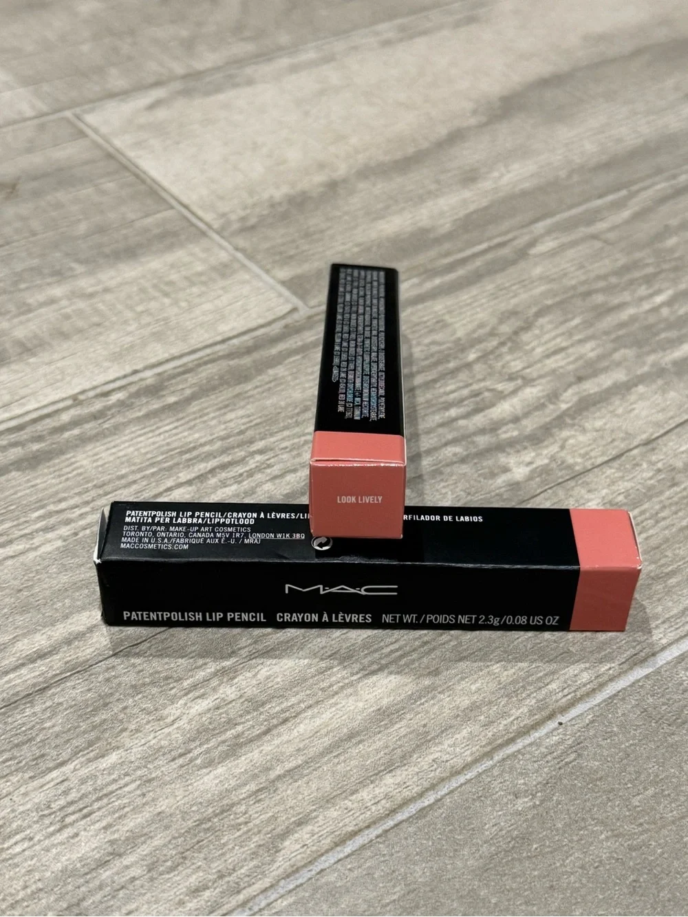 New MAC LOOK LIVELY Patentpolish Lip pencil crayon liner stick pink discontinued